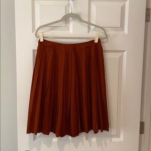 Silk pleated skirt